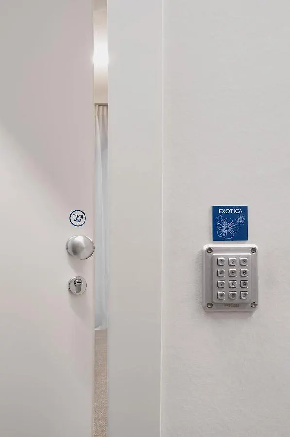 Anjoy&Bleev Rooms Rho 0*,  Italia