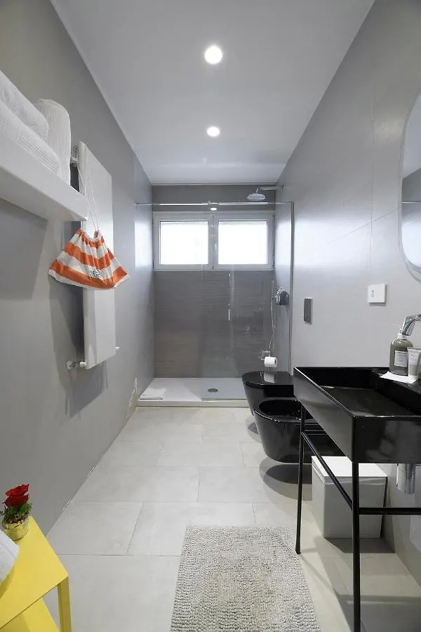 Anjoy&Bleev Rooms Rho 0*,  Italy