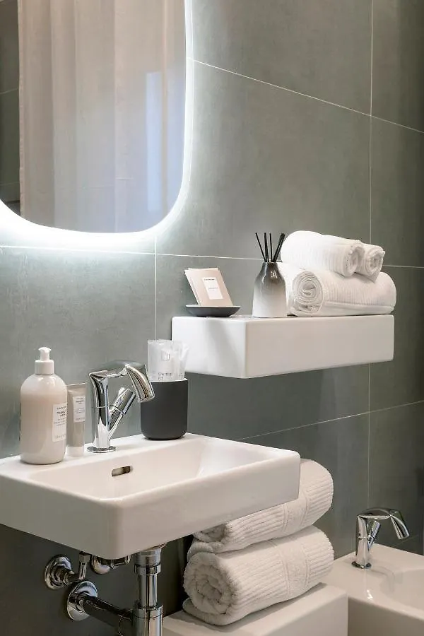 Bed & Breakfast Anjoy&Bleev Rooms Rho Italy
