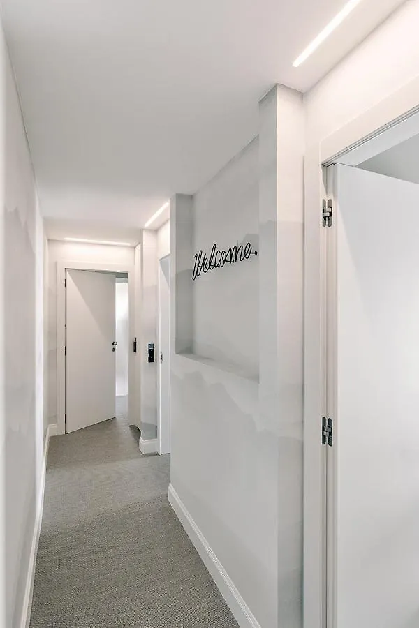 Anjoy&Bleev Rooms Rho 0*,  Italy